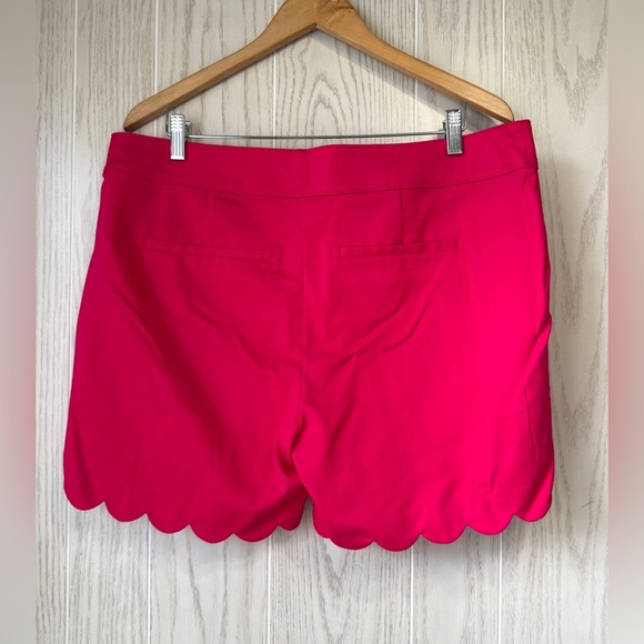 Isaac Mizrahi Women's Hot Pink Scalloped Shorts - Size 14 - Picture 3 of 5